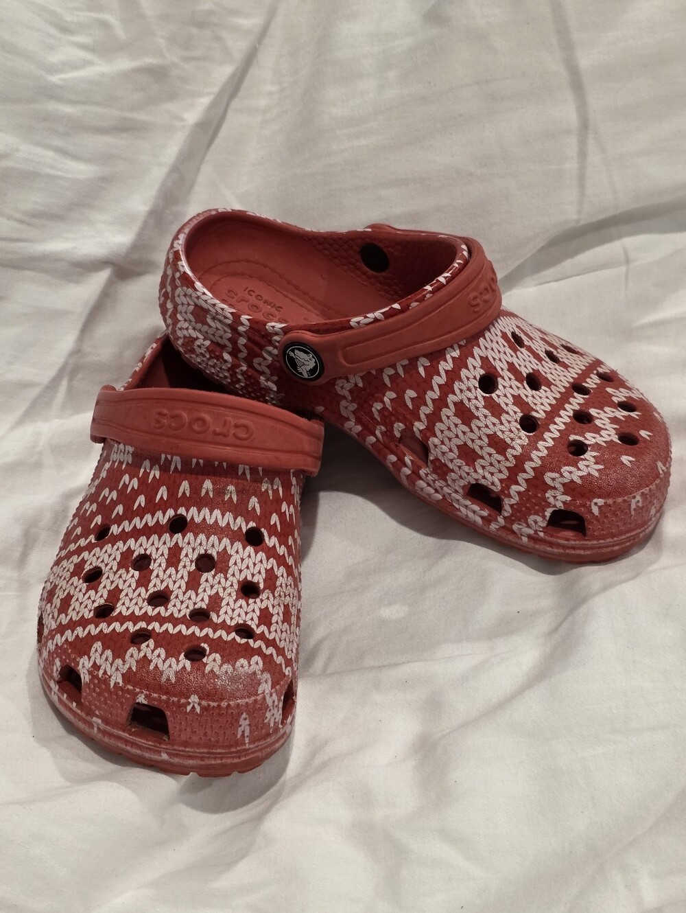 Crocs Classic Holiday Red White Sweater Clogs Slip-On Youth Kids Size C 13